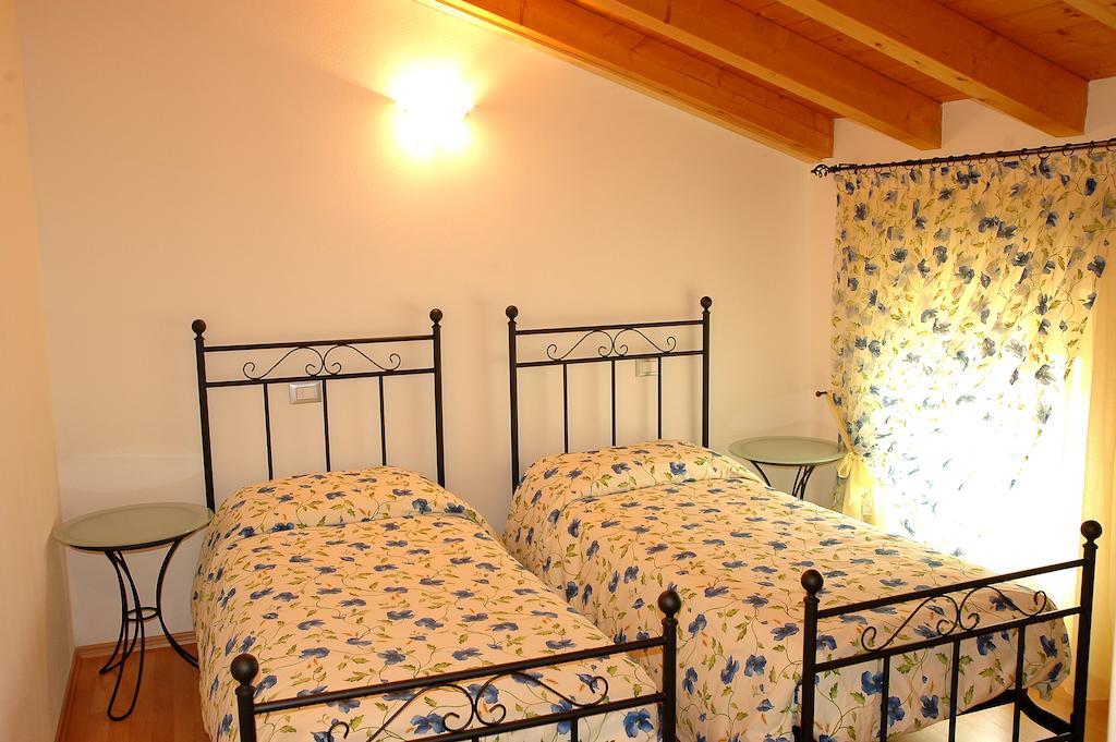Agriturismo Al Tralcio Валеджо-суль-Минчо Номер фото
